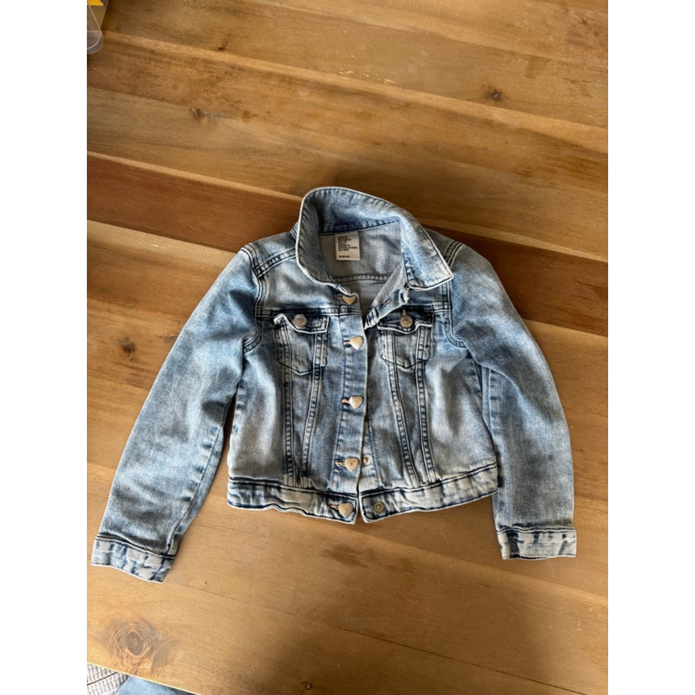 H&M Girls Blue Denim Jean Jacket Heart Buttons Size 5 6Y